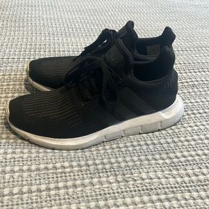 Women’s adidas tennis shoes size 9